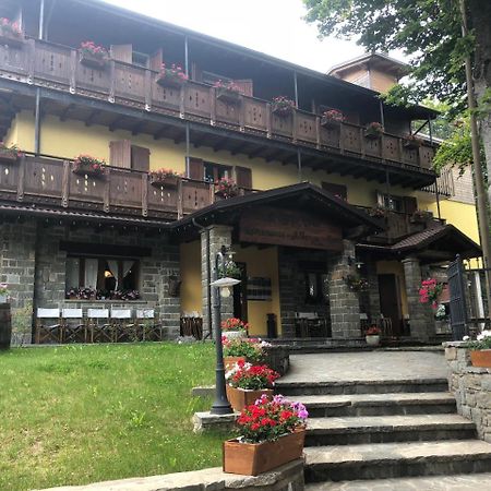 Albergo Bertocchi Collagna Exterior photo